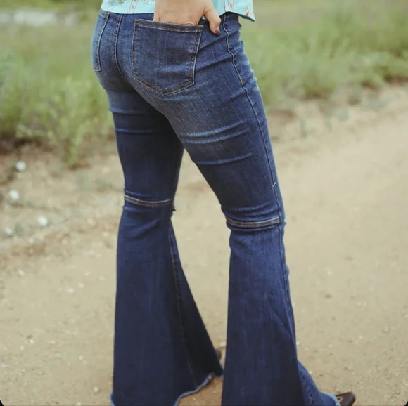 Flare jeans 👖 - Picture 2 of 3